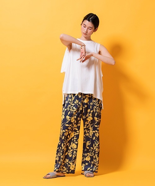 lautreamont BLEUBLANC（ロートレアモンブルーブラン）の「ボタニカルプリントストレートパンツ（その他パンツ・レディース・アイボリー/ベージュ系その他/ダークネイビー・9号）」の11枚目の写真