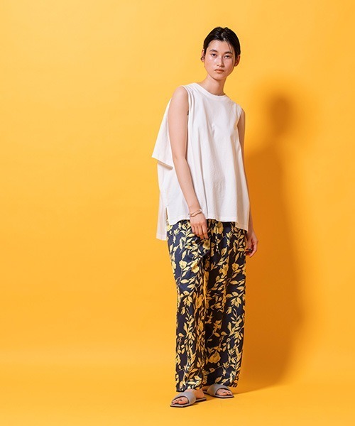 lautreamont BLEUBLANC（ロートレアモンブルーブラン）の「ボタニカルプリントストレートパンツ（その他パンツ・レディース・アイボリー/ベージュ系その他/ダークネイビー・9号）」の15枚目の写真