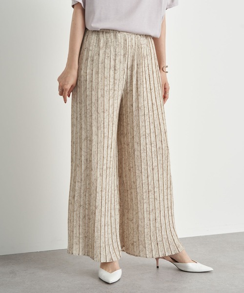 earth music&ecology（アースミュージックアンドエコロジー）の「ストレートプリーツパンツ ＊（その他パンツ・レディース・ブラック/グリーン/アイボリー/ラベンダー/その他14/グレイッシュベージュ・FREE）」の6枚目の写真