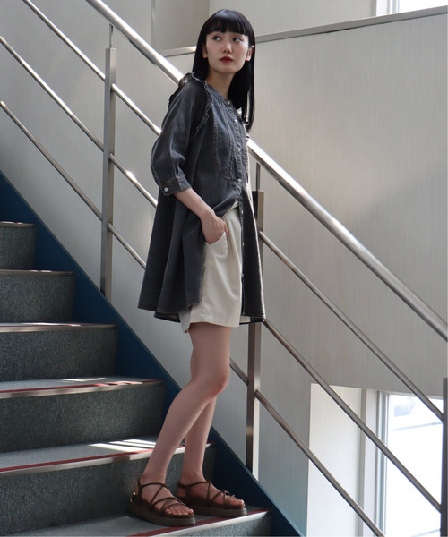 VENCEEXCHANGE（ヴァンスエクスチェンジ）の「デニムピンタックフリルシャツ（シャツ/ブラウス・レディース・ブルー/オフホワイト/ブラック・M）」の13枚目の写真