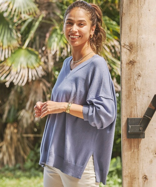 BAYFLOW（ベイフロー）の「シルクミックスVネックプルオーバー（Tシャツ/カットソー・レディース・ブラウン/ブルー/グリーン/アイボリー・SMALL/MEDIUM）」の4枚目の写真