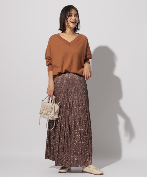 BAYFLOW（ベイフロー）の「シルクミックスVネックプルオーバー（Tシャツ/カットソー・レディース・ブラウン/ブルー/グリーン/アイボリー・SMALL/MEDIUM）」の7枚目の写真