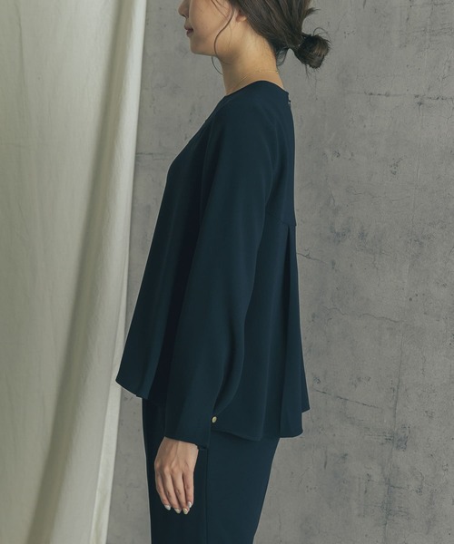 URBAN RESEARCH ROSSO(アーバンリサーチロッソ)の「ダブルクロスフレアブラウス(シャツ/ブラウス・レディース・オフホワイト/モカ/ネイビー・FREE)」の18枚目の写真