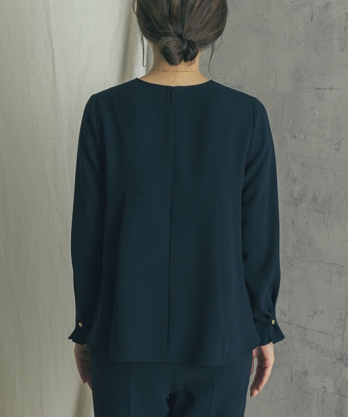 URBAN RESEARCH ROSSO(アーバンリサーチロッソ)の「ダブルクロスフレアブラウス(シャツ/ブラウス・レディース・オフホワイト/モカ/ネイビー・FREE)」の21枚目の写真