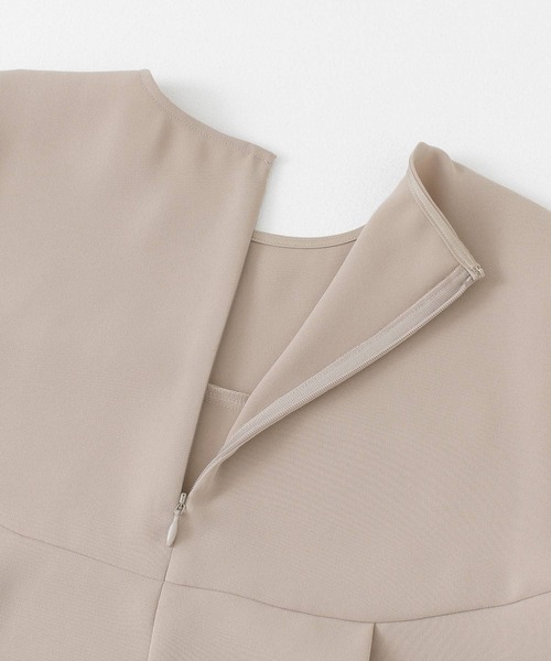 URBAN RESEARCH ROSSO(アーバンリサーチロッソ)の「ダブルクロスフレアブラウス(シャツ/ブラウス・レディース・オフホワイト/モカ/ネイビー・FREE)」の5枚目の写真