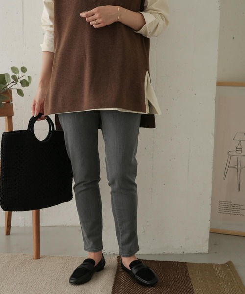 URBAN RESEARCH DOORS(アーバンリサーチドアーズ)の「ストレッチカラーデニムパンツ(その他パンツ・レディース・ベージュ/グレー・38/36)」の2枚目の写真