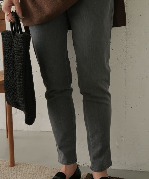 URBAN RESEARCH DOORS(アーバンリサーチドアーズ)の「ストレッチカラーデニムパンツ(その他パンツ・レディース・ベージュ/グレー・38/36)」の4枚目の写真