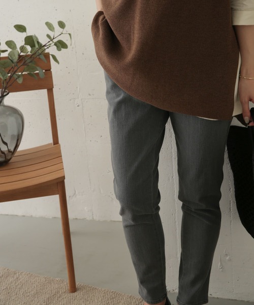 URBAN RESEARCH DOORS(アーバンリサーチドアーズ)の「ストレッチカラーデニムパンツ(その他パンツ・レディース・ベージュ/グレー・38/36)」の6枚目の写真