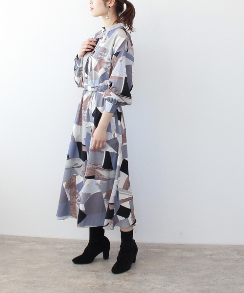 Three Four Time（ｽﾘｰﾌｫｰﾀｲﾑ）の「幾何柄プリントデジンワンピース　別注（ワンピース・レディース・パープル系その他・ONE SIZE）」の5枚目の写真