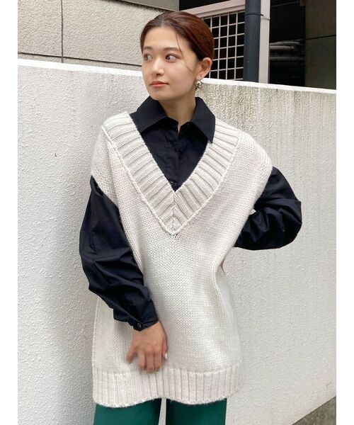 EMODA（エモダ）の「タックショルダーロングシャツ（シャツ/ブラウス・レディース・ホワイト/ブラック・FREE）」の7枚目の写真