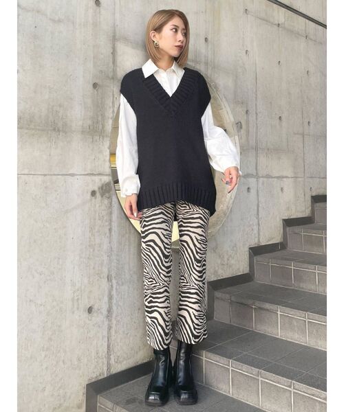 EMODA（エモダ）の「タックショルダーロングシャツ（シャツ/ブラウス・レディース・ホワイト/ブラック・FREE）」の19枚目の写真