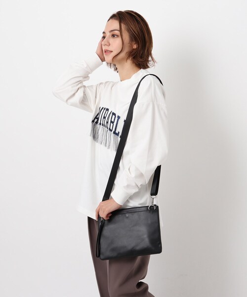tk.TAKEO KIKUCHI(ティーケータケオキクチ)の「【WEB限定】リアルレザーサコッシュ(ショルダーバッグ・レディース・ブラック/ダークブラウン/ネイビー・00)」の12枚目の写真