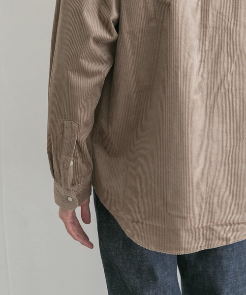 URBAN RESEARCH（アーバンリサーチ）の「ライトウェイトコーデュロイバンドカラーシャツ（シャツ/ブラウス・メンズ・ベージュ系その他/グリーン系その他/オフホワイト・MEDIUM/LARGE）」の7枚目の写真