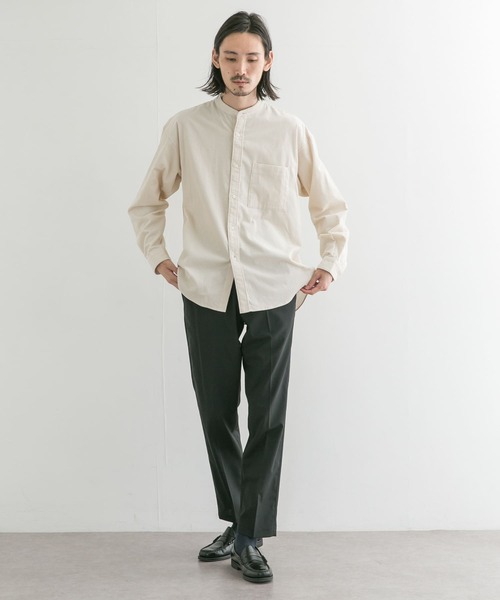 URBAN RESEARCH（アーバンリサーチ）の「ライトウェイトコーデュロイバンドカラーシャツ（シャツ/ブラウス・メンズ・ベージュ系その他/グリーン系その他/オフホワイト・MEDIUM/LARGE）」の8枚目の写真