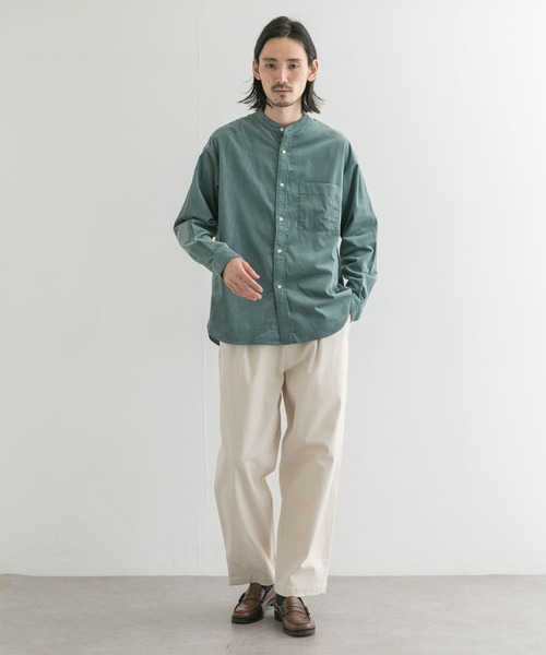 URBAN RESEARCH（アーバンリサーチ）の「ライトウェイトコーデュロイバンドカラーシャツ（シャツ/ブラウス・メンズ・ベージュ系その他/グリーン系その他/オフホワイト・MEDIUM/LARGE）」の12枚目の写真