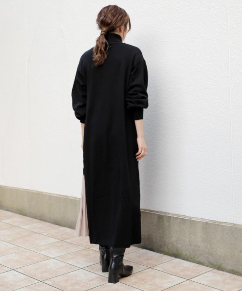 Bou Jeloud（ブージュルード）の「【WEB限定】サイドプリーツタートルニットワンピース（ワンピース・レディース・ブラック/ブラック系その他/ブラウン/グレイッシュベージュ・FREE）」の15枚目の写真