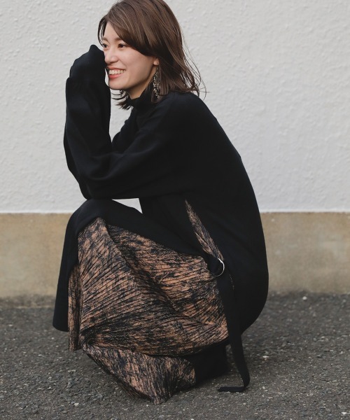 Bou Jeloud（ブージュルード）の「【WEB限定】サイドプリーツタートルニットワンピース（ワンピース・レディース・ブラック/ブラック系その他/ブラウン/グレイッシュベージュ・FREE）」の21枚目の写真