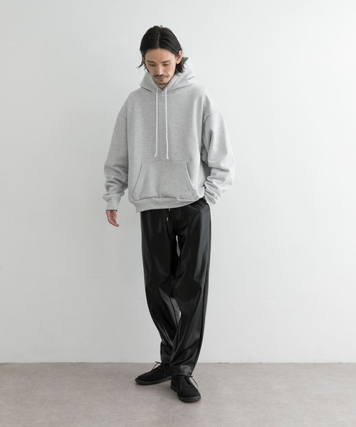 URBAN RESEARCH（アーバンリサーチ）の「GOODBETTERBEST　ECOレザーイージーパンツ（その他パンツ・メンズ・ブラック/アイボリー・2/1）」の3枚目の写真