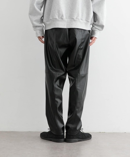 URBAN RESEARCH（アーバンリサーチ）の「GOODBETTERBEST　ECOレザーイージーパンツ（その他パンツ・メンズ・ブラック/アイボリー・2/1）」の6枚目の写真