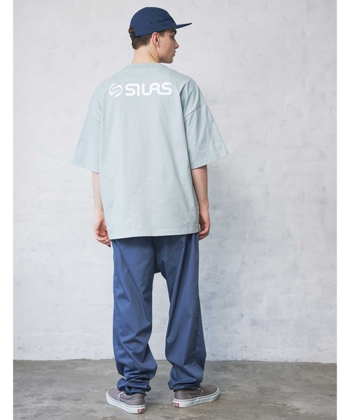 SILAS(サイラス)の「BASIC OLD LOGO S/S TEE サイラスベーシックオールドロゴ半袖Tシャツ/ プリント オーバーサイズ(Tシャツ/カットソー・メンズ・ライトブルー/ネイビー/ブラック/チャコールグレー/ホワイト・LARGE/MEDIUM/X-LARGE)」の7枚目の写真