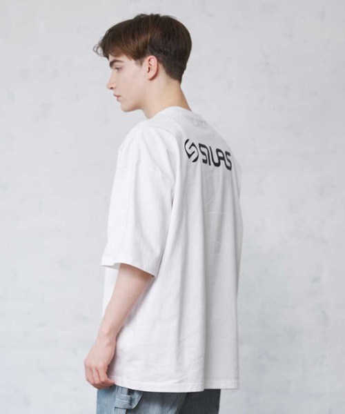SILAS(サイラス)の「BASIC OLD LOGO S/S TEE サイラスベーシックオールドロゴ半袖Tシャツ/ プリント オーバーサイズ(Tシャツ/カットソー・メンズ・ライトブルー/ネイビー/ブラック/チャコールグレー/ホワイト・LARGE/MEDIUM/X-LARGE)」の9枚目の写真