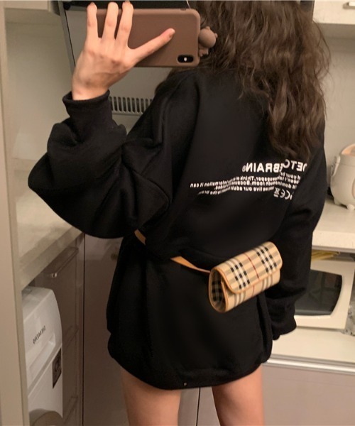 CLEA（クレア）の「バッグロゴプリントオーバー長袖Tシャツ/トップス（Tシャツ/カットソー・レディース・ホワイト/ブラック/グレー・FREE/L/M/XL）」の6枚目の写真