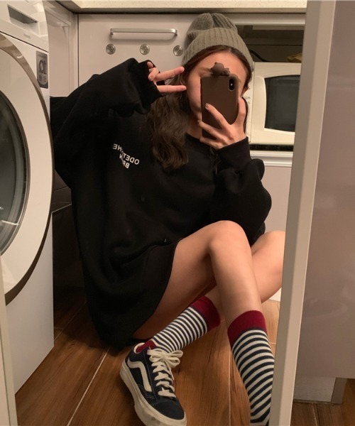 CLEA（クレア）の「バッグロゴプリントオーバー長袖Tシャツ/トップス（Tシャツ/カットソー・レディース・ホワイト/ブラック/グレー・FREE/L/M/XL）」の7枚目の写真