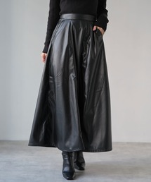 each | フェイクレザーフレアマキシスカート(スカート)