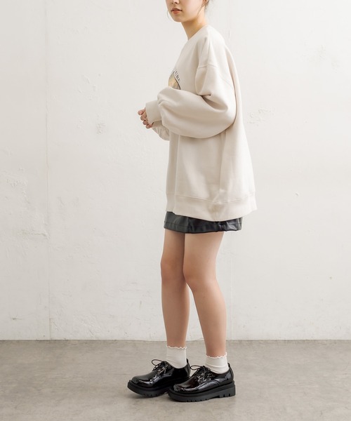 OLIVE des OLIVE（オリーブデオリーブ）の「ゆるプリントプルオーバー（スウェット・レディース・ライトグレー/アイボリー/ラベンダー/スミクロ・FREE）」の6枚目の写真