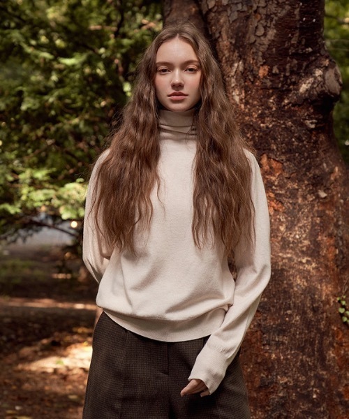 deBURN（デバーン）の「【deBURN 】パフスリーブ タートルネックニット / puff sleeve turtle_KN（ニット/セーター・レディース・ブラック/ブラウン/カーキ/ライトベージュ・FREE）」の6枚目の写真