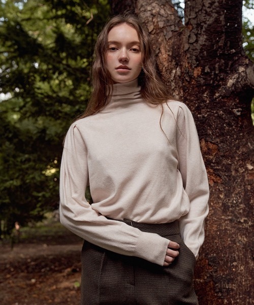 deBURN（デバーン）の「【deBURN 】パフスリーブ タートルネックニット / puff sleeve turtle_KN（ニット/セーター・レディース・ブラック/ブラウン/カーキ/ライトベージュ・FREE）」の8枚目の写真