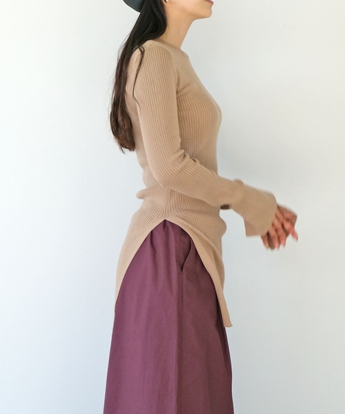 AKTE(アクテ)の「サイドスリットリブニットプルオーバー(ニット/セーター・レディース・イエロー/ベージュ・FREE)」の15枚目の写真