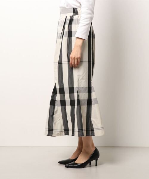 PICCIN（ピッチン）の「チェック柄マーメイドスカート（スカート・レディース・ホワイト/ネイビー/ブラック・M）」の4枚目の写真