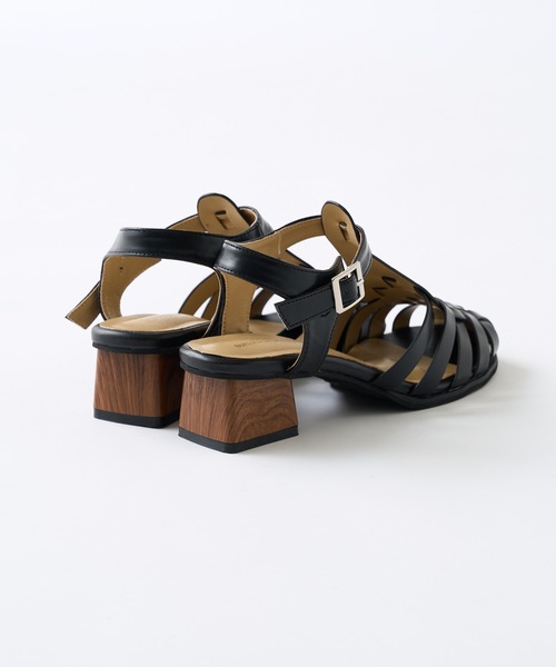 natural couture（ナチュラルクチュール）の「ウッドヒールグルカサンダル（サンダル・レディース・ブラック/ブラウン/オフホワイト・MEDIUM/LARGE）」の10枚目の写真