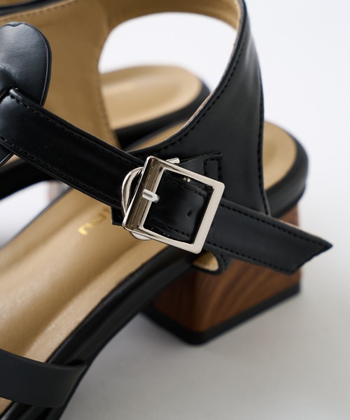 natural couture（ナチュラルクチュール）の「ウッドヒールグルカサンダル（サンダル・レディース・ブラック/ブラウン/オフホワイト・MEDIUM/LARGE）」の12枚目の写真