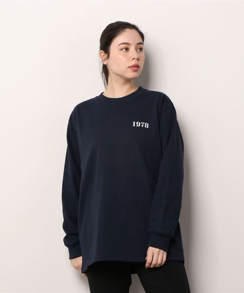 UGG(アグ)の「UGG@mos USバックプリント ロンT(Tシャツ/カットソー・レディース・ホワイト/レッド/ネイビー・L/XL/M)」の9枚目の写真