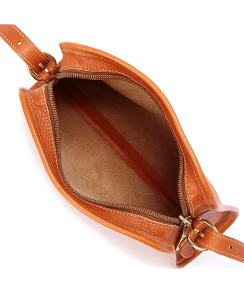 IL BISONTE(イルビゾンテ)の「IL BISONTE / ORIGINAL LEATHER / クロスボディバッグ(ショルダーバッグ・レディース・ダークブラウン/グレー/ナチュラル/グリーン/ライトブラウン/ブラック/オリーブ/ネイビー/レッド/レンガ・FREE)」の15枚目の写真