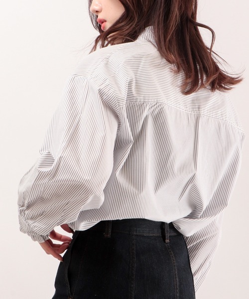 Anna Nicola(アンナニコラ)の「Anna Nicola ストライプ フリルネックブラウス(シャツ/ブラウス・レディース・サックスブルー/ホワイト×ネイビー・38)」の8枚目の写真