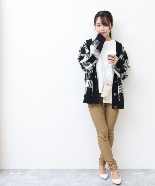 Social GIRL(ソーシャルガール)の「ストレッチスキニーレギンスパンツ(その他パンツ・レディース・ブラック/ベージュ/ネイビー/カーキ・M/L/LL)」の5枚目の写真