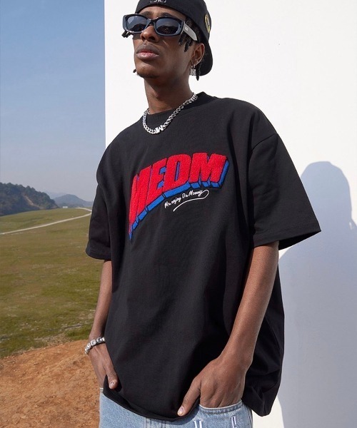 MR.ENJOY DA MONEY(ミスターエンジョイダマネー)の「【MR. ENJOY DA MONEY/ミスターエンジョイダマニー】MEDM Impact Tee/ロゴT 半袖T(Tシャツ/カットソー・メンズ・ホワイト/ブラック/スカイブルー・L/XL)」の1枚目の写真