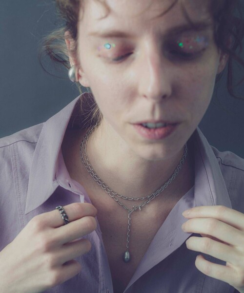 and cloud（アンドクラウド）の「Pearl Long Necklace（ネックレス・レディース・ブラック/シルバー/イエローゴールド・FREE）」の11枚目の写真