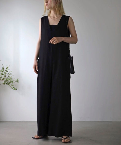 UNFIELD(アンフィールド)の「【UNFIELD】麻混バックリボンサロペット(サロペット/オーバーオール・レディース・ブラック/ベージュ・FREE)」の5枚目の写真