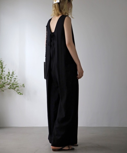 UNFIELD(アンフィールド)の「【UNFIELD】麻混バックリボンサロペット(サロペット/オーバーオール・レディース・ブラック/ベージュ・FREE)」の8枚目の写真