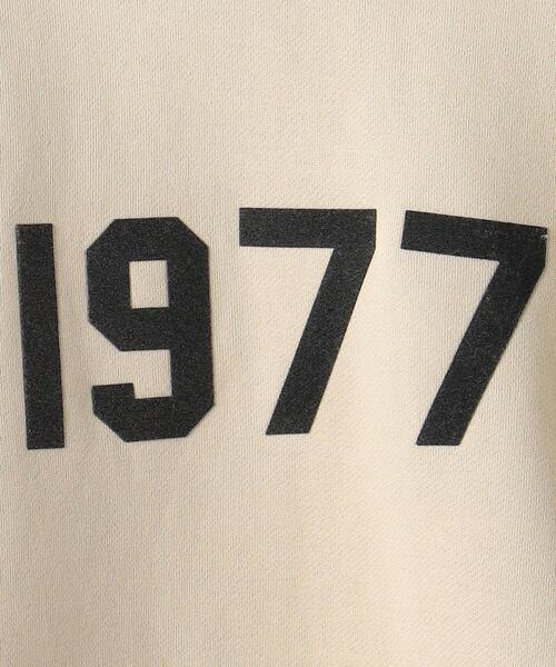 FOG ESSENTIALS(エフオージーエッセンシャルズ)の「<FEAR OF GOD ESSENTIALS> 1977 HOODIE Nat/パーカー(パーカー・メンズ・ナチュラル・XL/L/M/S)」の6枚目の写真