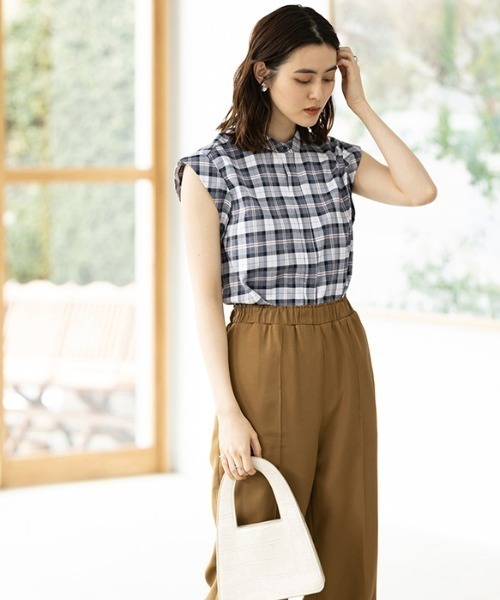 GeeRA(ジーラ)の「バックフリルシャツブラウス(シャツ/ブラウス・レディース・ブルー/ブラック・MEDIUM/LARGE/X-LARGE)」の12枚目の写真