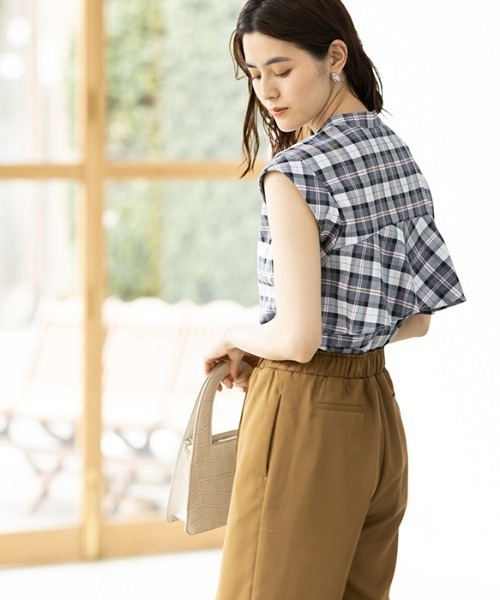 GeeRA(ジーラ)の「バックフリルシャツブラウス(シャツ/ブラウス・レディース・ブルー/ブラック・MEDIUM/LARGE/X-LARGE)」の15枚目の写真