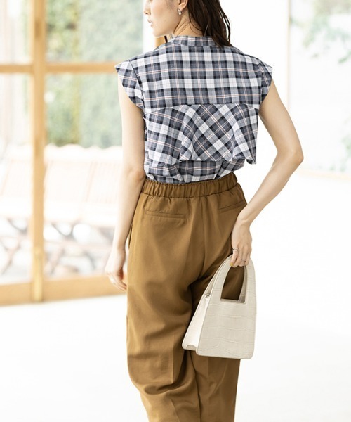 GeeRA(ジーラ)の「バックフリルシャツブラウス(シャツ/ブラウス・レディース・ブルー/ブラック・MEDIUM/LARGE/X-LARGE)」の3枚目の写真