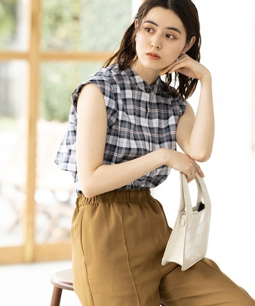GeeRA(ジーラ)の「バックフリルシャツブラウス(シャツ/ブラウス・レディース・ブルー/ブラック・MEDIUM/LARGE/X-LARGE)」の18枚目の写真