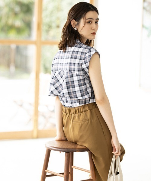 GeeRA(ジーラ)の「バックフリルシャツブラウス(シャツ/ブラウス・レディース・ブルー/ブラック・MEDIUM/LARGE/X-LARGE)」の21枚目の写真