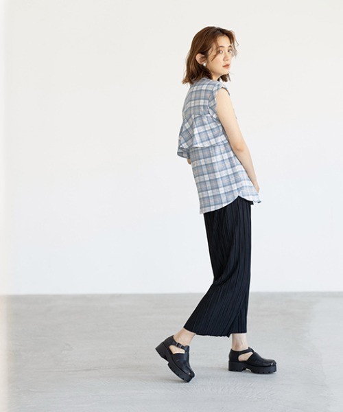 GeeRA(ジーラ)の「バックフリルシャツブラウス(シャツ/ブラウス・レディース・ブルー/ブラック・MEDIUM/LARGE/X-LARGE)」の8枚目の写真